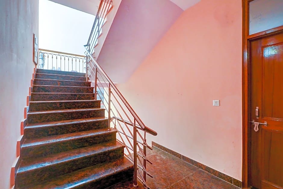 Hotel O Palace At Seventy Two Near Iskcon Temple Noida