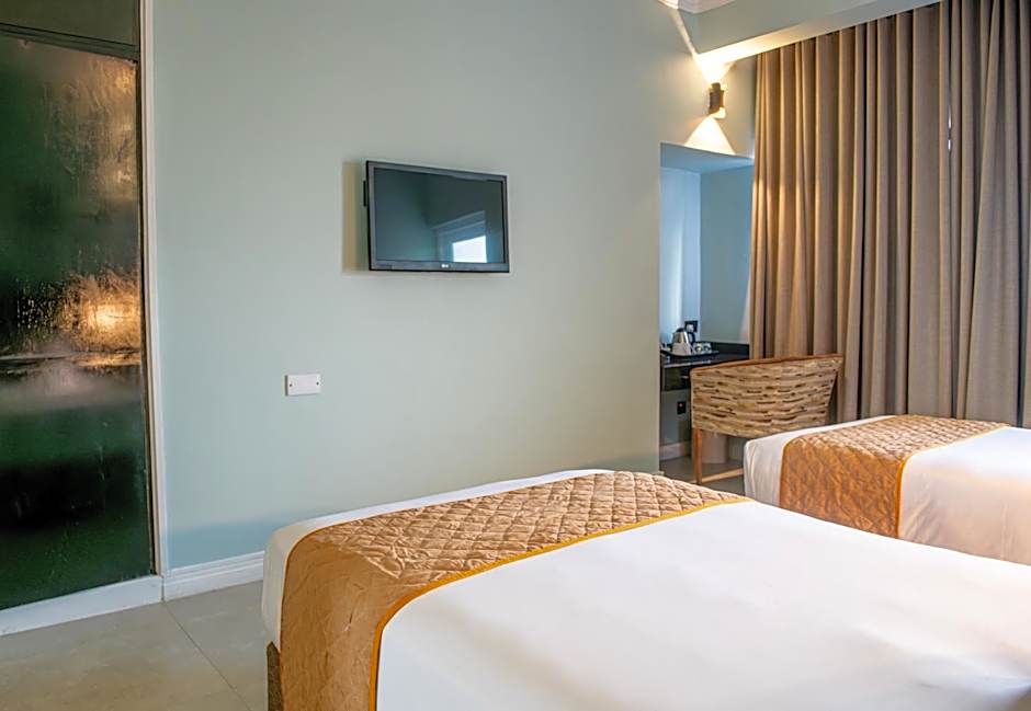 New Ambassador Hotel