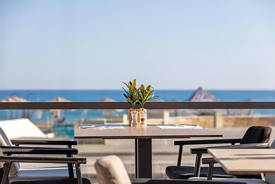 Steris Elegant Beach Hotel