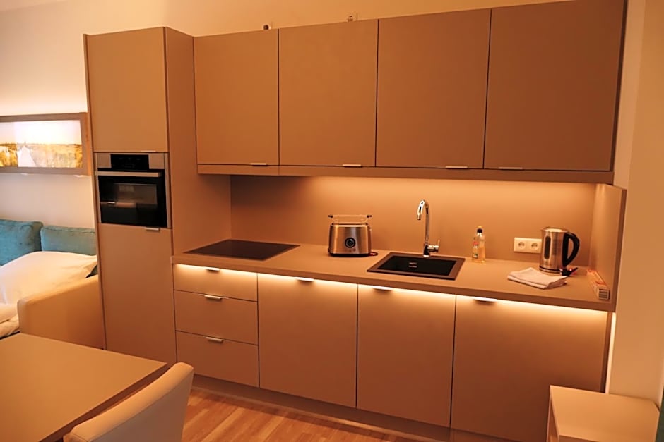 Meyn's Apartments & Hotel