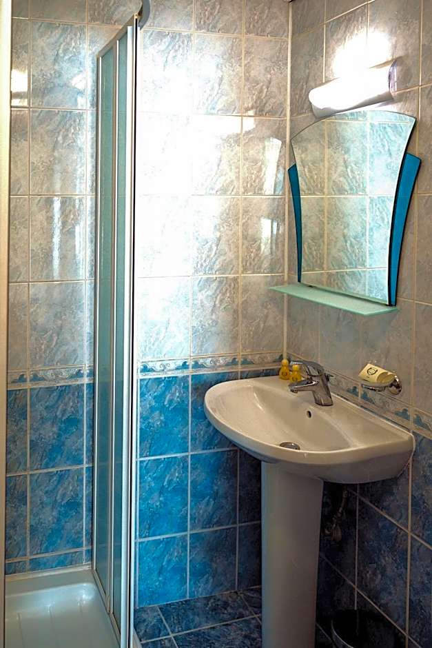 Dionis Hotel
