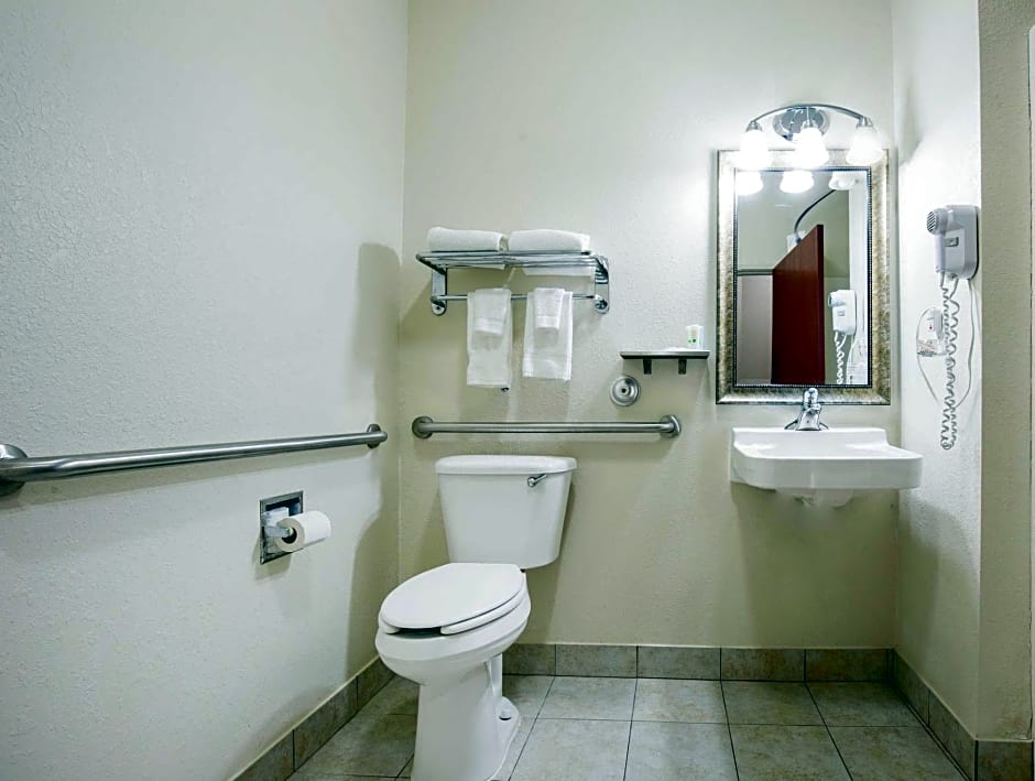 Quality Inn & Suites Arnold – St Louis – Arnold, MO