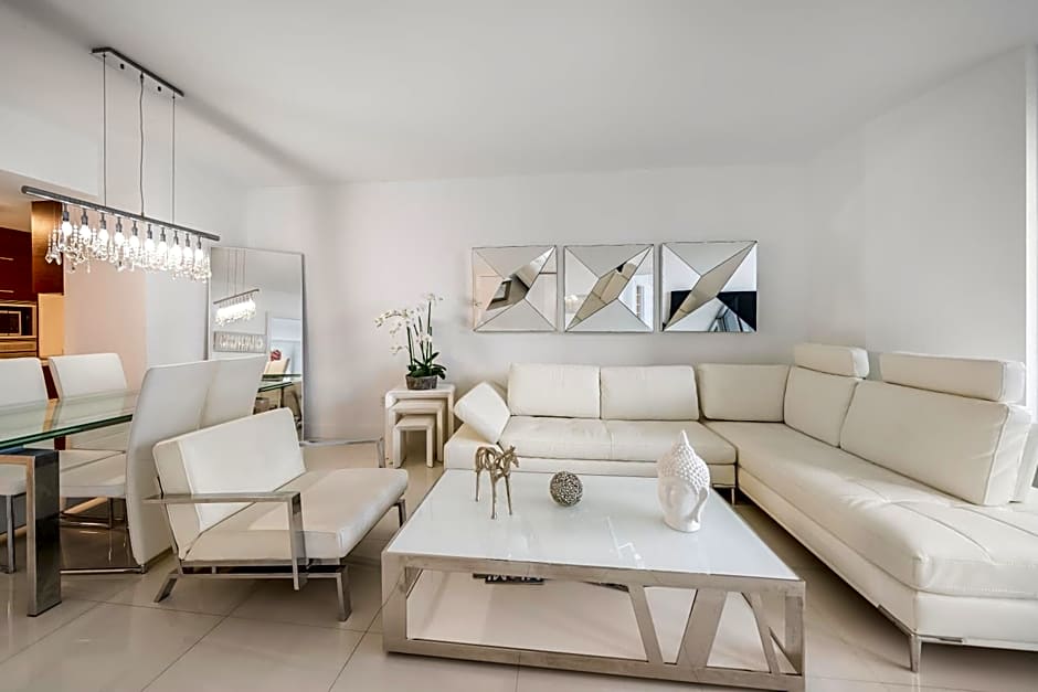 Amazing Ocean View! 2BR Condo Icon Brickell