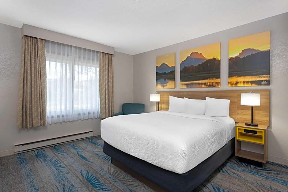 Days Inn and Suites by Wyndham Downtown Missoula-University
