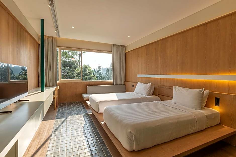 The House Tour Uphill