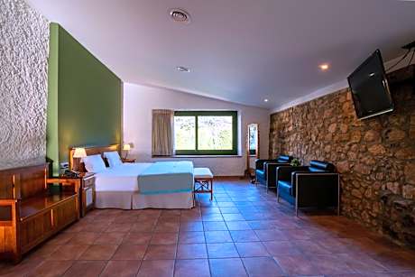 Deluxe Family Suite