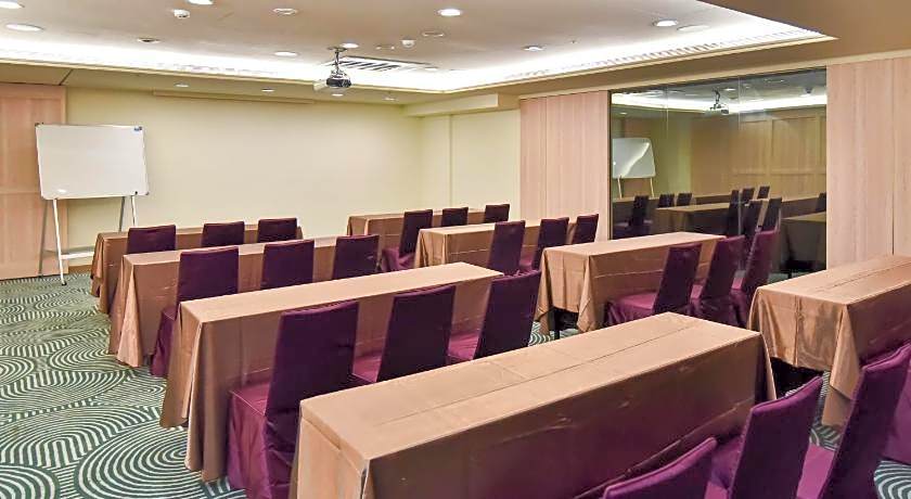 Holiday Inn Express Taipei Train Station