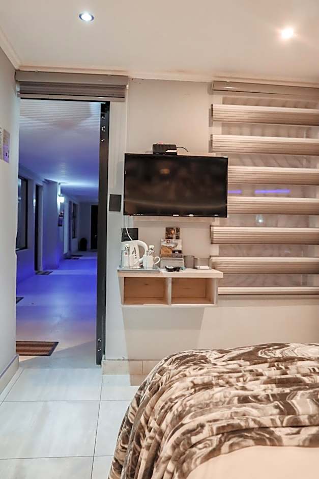 Cascades Guest Lodge