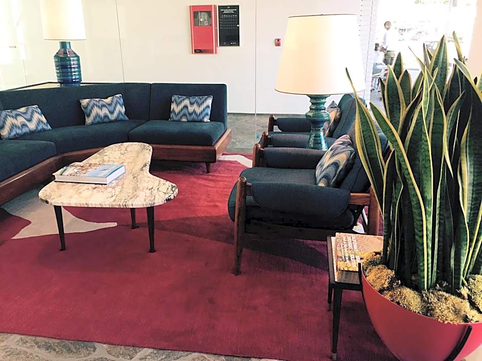 Beverly Laurel Motor Hotel