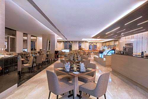 Zealax Hotel & Residence