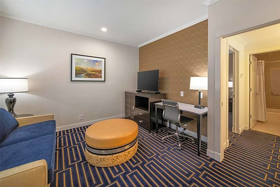 Best Western Plus Palm Court Hotel