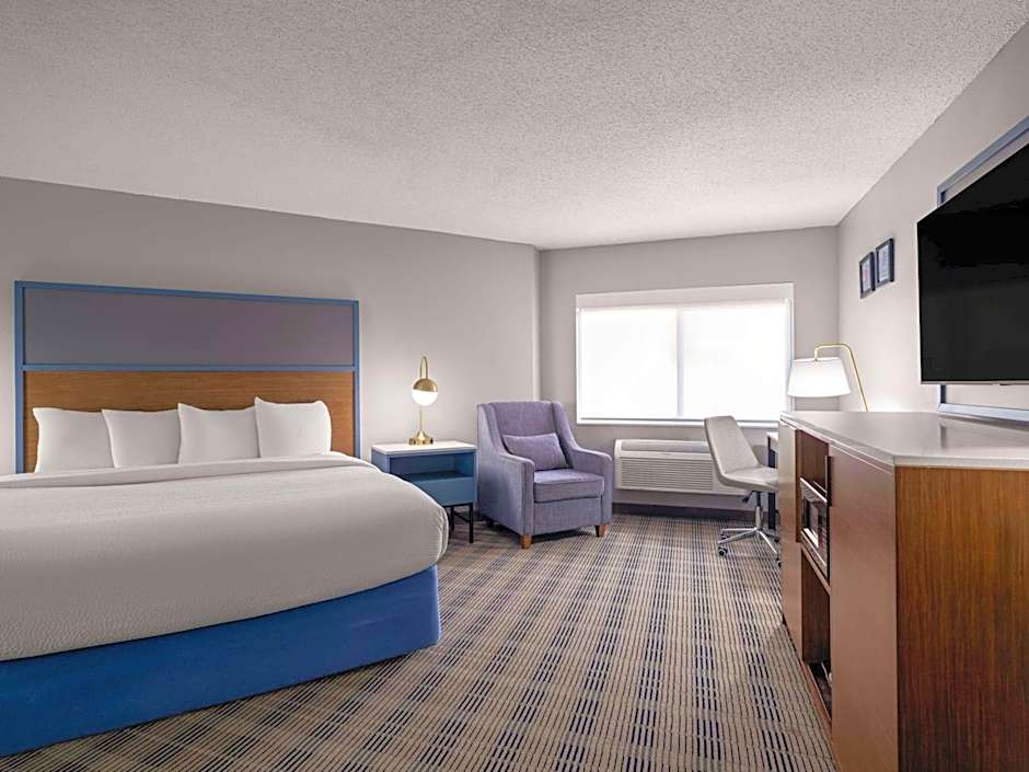 AmericInn by Wyndham Shakopee Near Canterbury Park