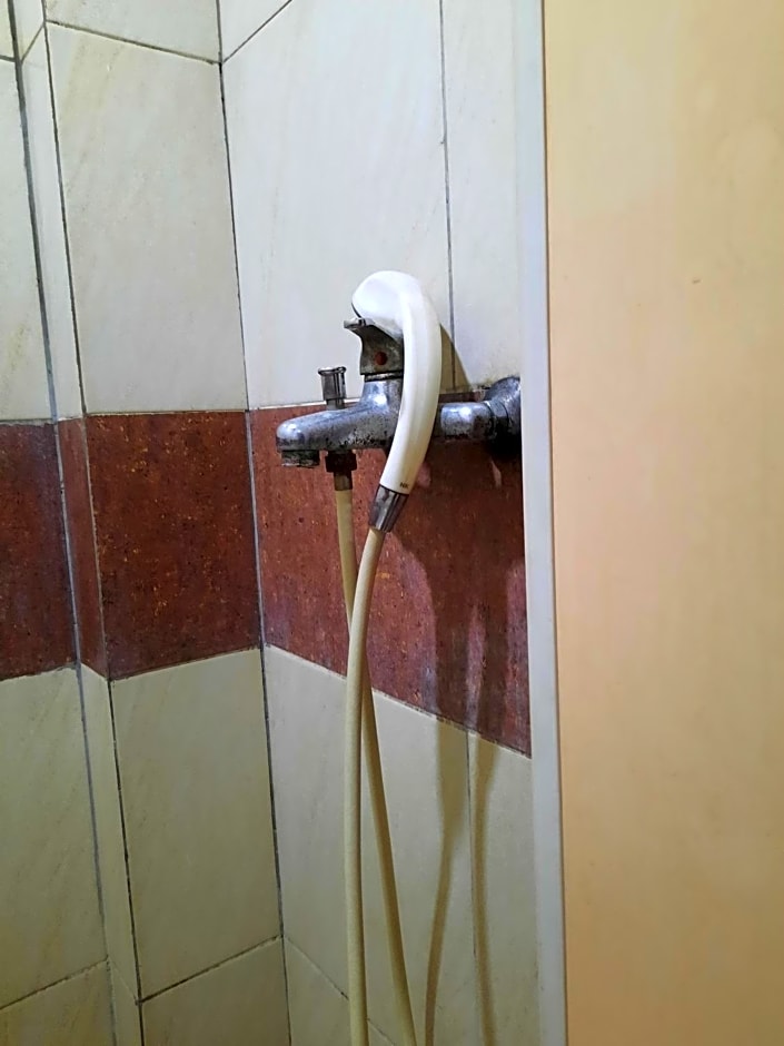 OYO 92469 Hotel Sahabat