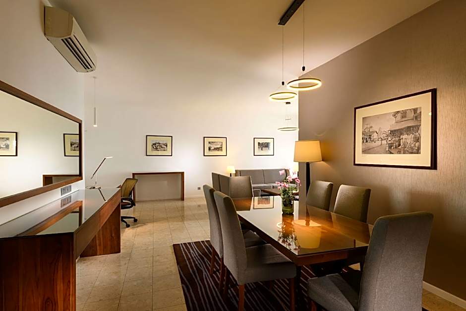 Hilton Colombo Residence