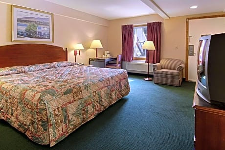 1 King Bed Non-Smoking