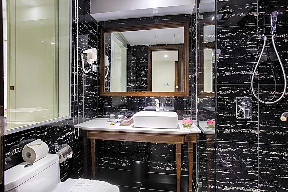 Adaline Hotel & Suite