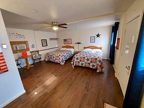Classic Quadruple Room