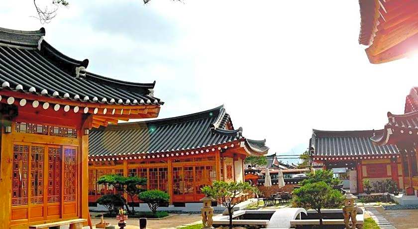 Hwangnamguan Hanok Village