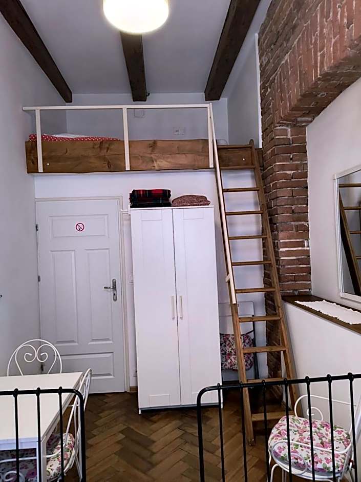 wawel hostel