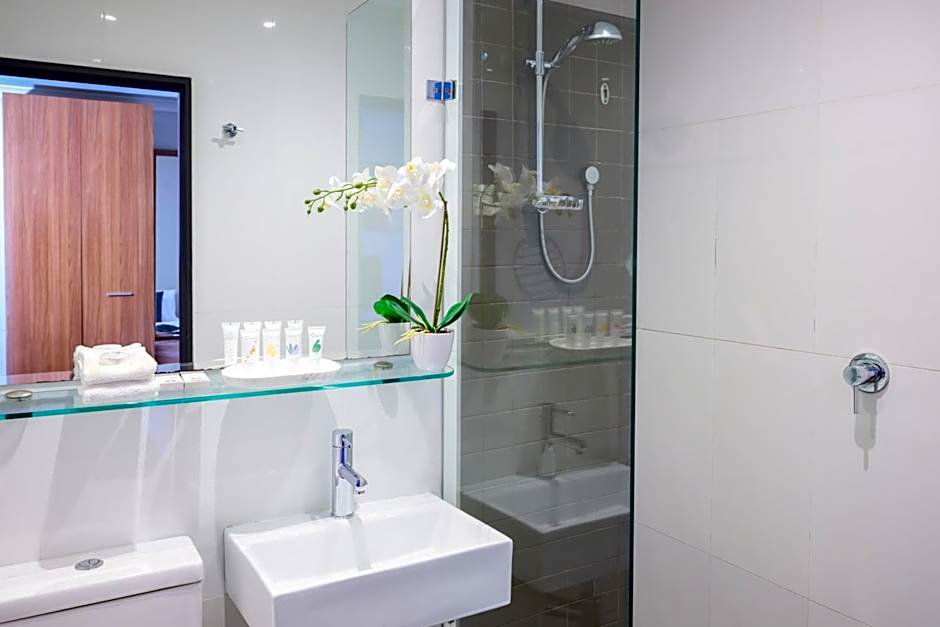 Crest on Barkly Hotel