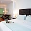Lombardo Suites