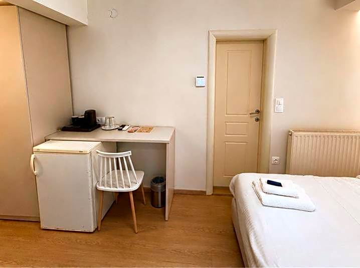 Hotel Avra