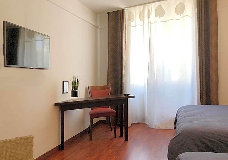 L'EMBLEME - BOUTIQUE HOTEL