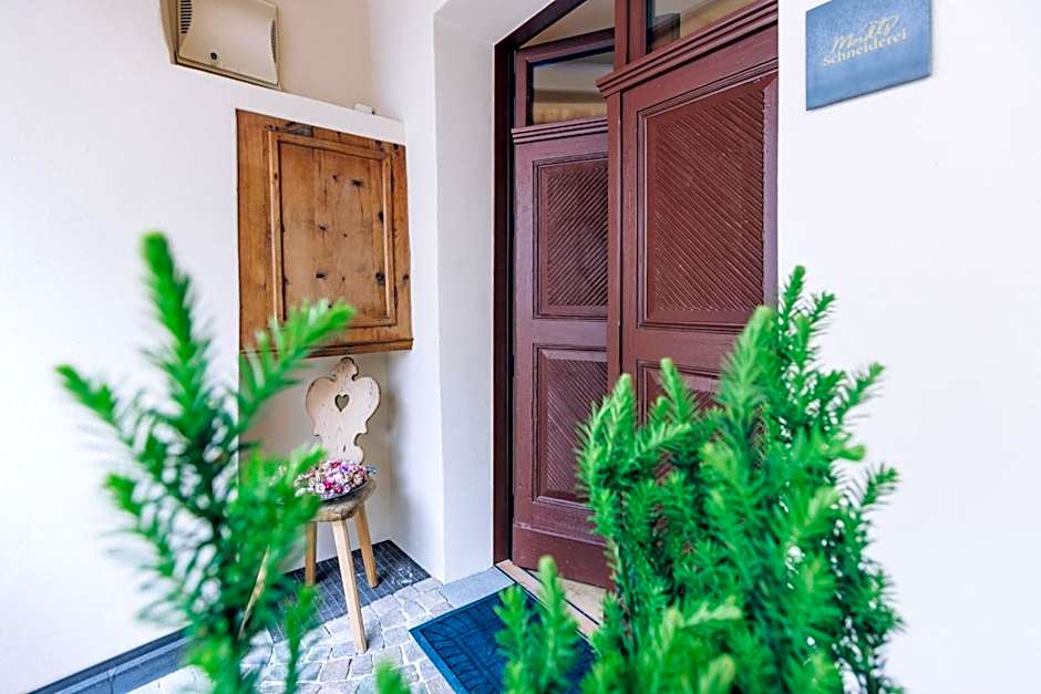 Amplatz 1523 - B&B and Suites