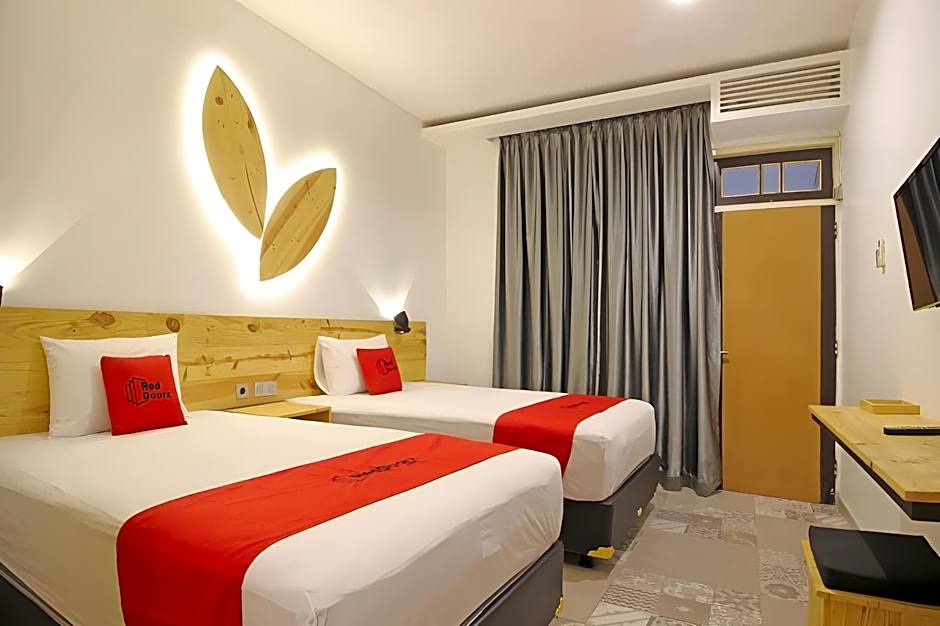 RedDoorz near Pojok Beteng Prawirotaman