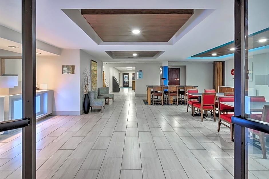 Holiday Inn Express and Suites Three Rivers By IHG