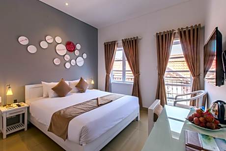 Deluxe Double or Twin Room with City View