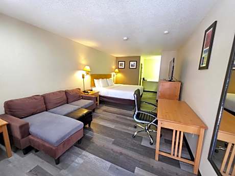 Standard King Room - Non-Smoking