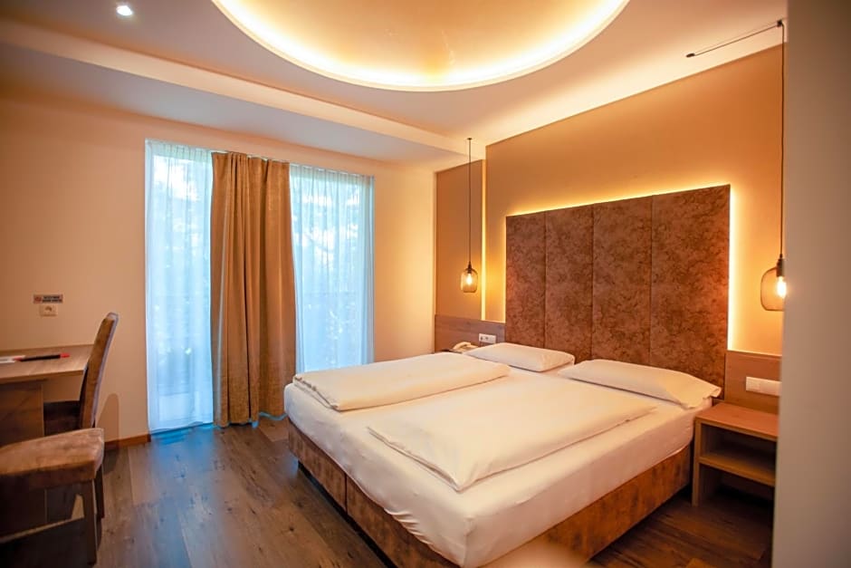 Hotel Chrys