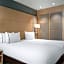 AC Hotel by Marriott Victoria Suites