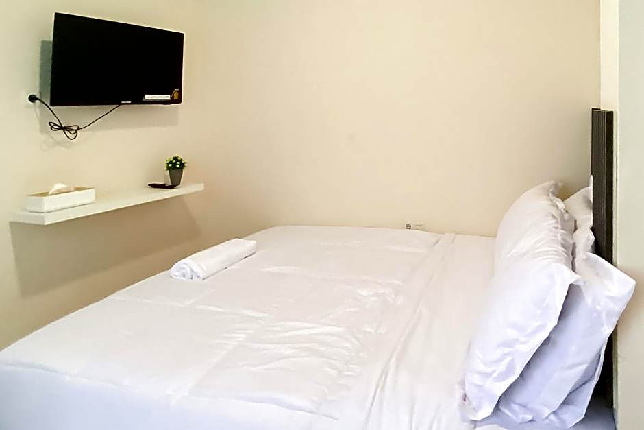 RedDoorz Syariah near RS Awal Bros Panam Pekanbaru