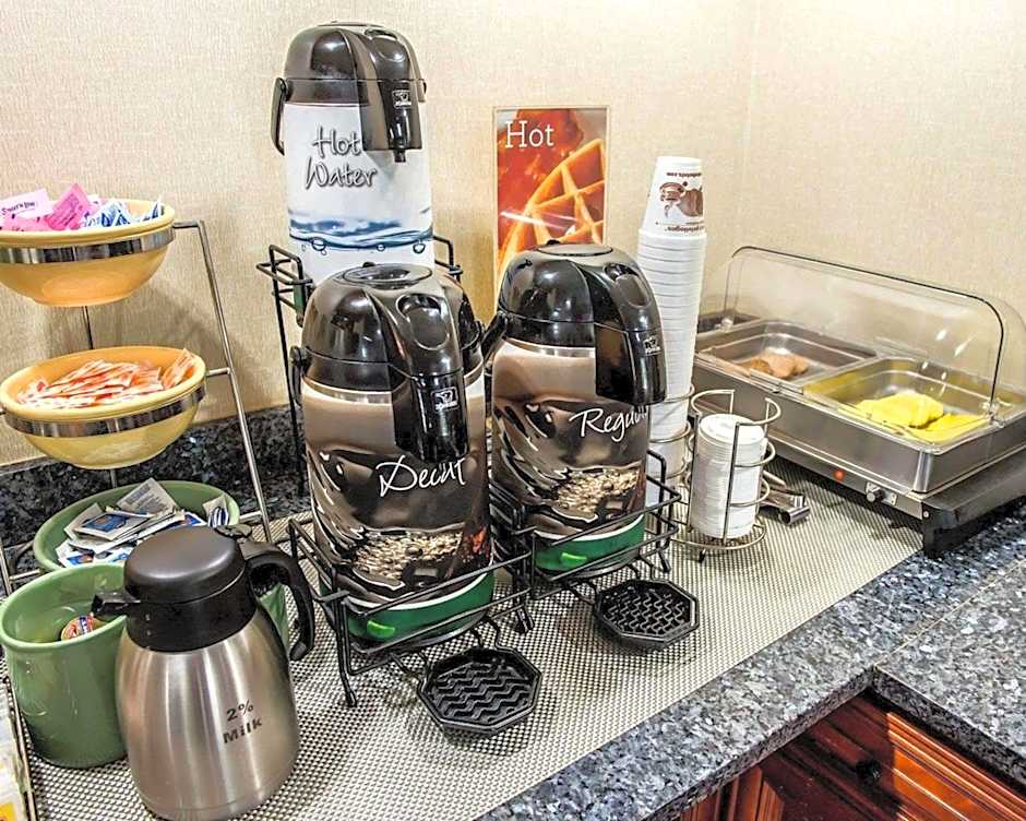 Quality Inn & Suites North Gibsonia