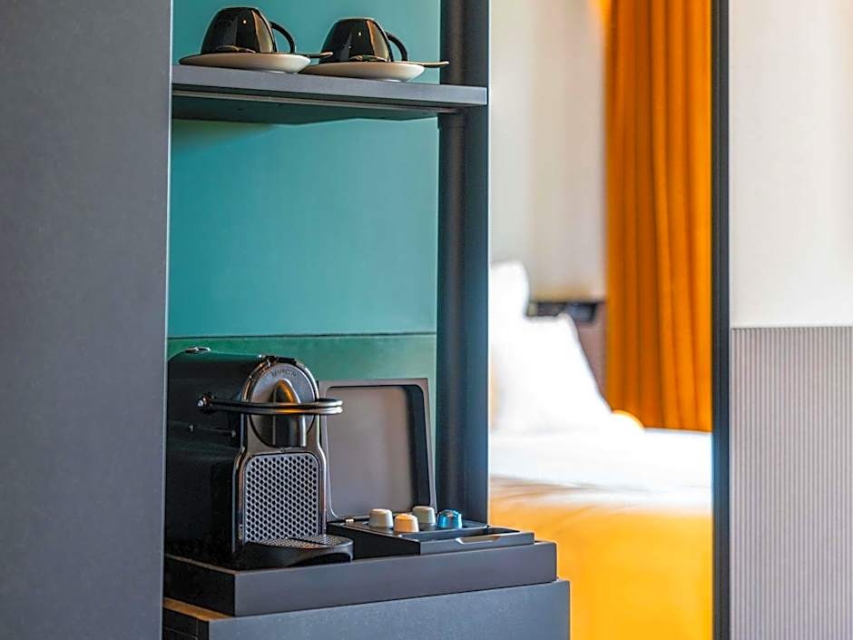 TRIBE Paris Clichy