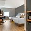 Comfort Inn & Suites Newark Liberty International Airport