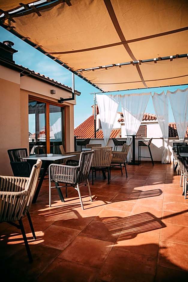 Second Life in Piran - Hotel Zala Piran with private parking and shuttle service