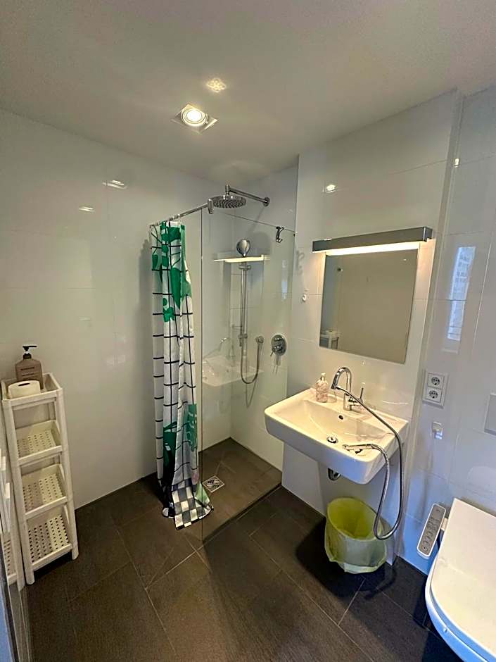 Al Nafurah Apartments