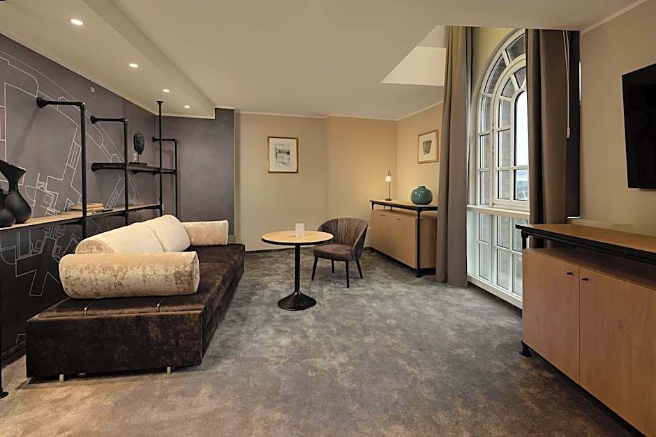 Wasserturm Hotel Cologne, Curio Collection by Hilton