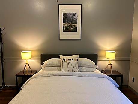 One Queen Room with Private External Bathroom