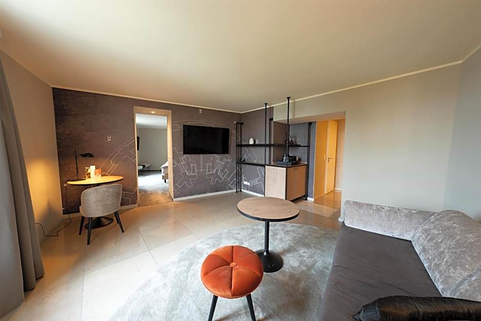 Wasserturm Hotel Cologne, Curio Collection by Hilton