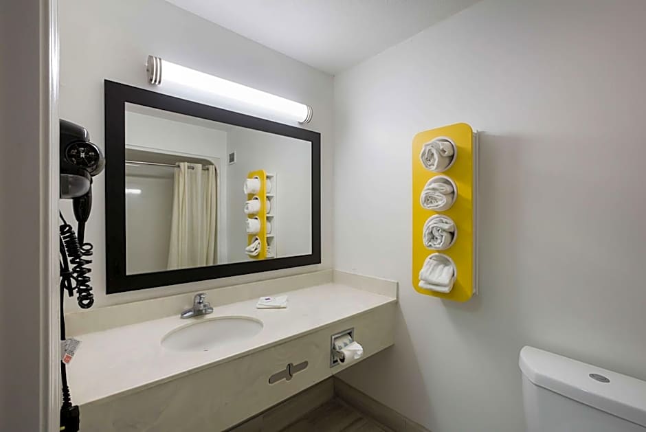 Motel 6-Suwanee, GA - Gwinnett Center