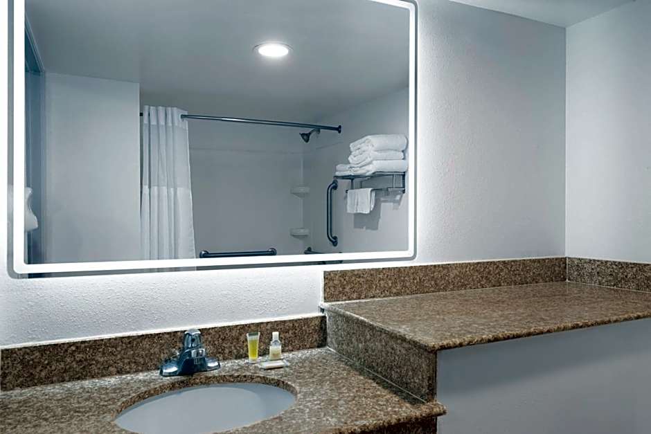 Days Hotel by Wyndham Williamsburg I-64