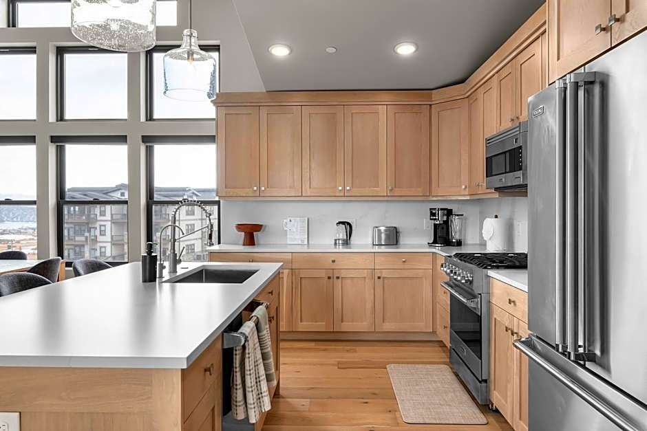 Luxury Stays Club 301, Lovely 3br condo, New Deer Valley 1 min, Park City 10 min