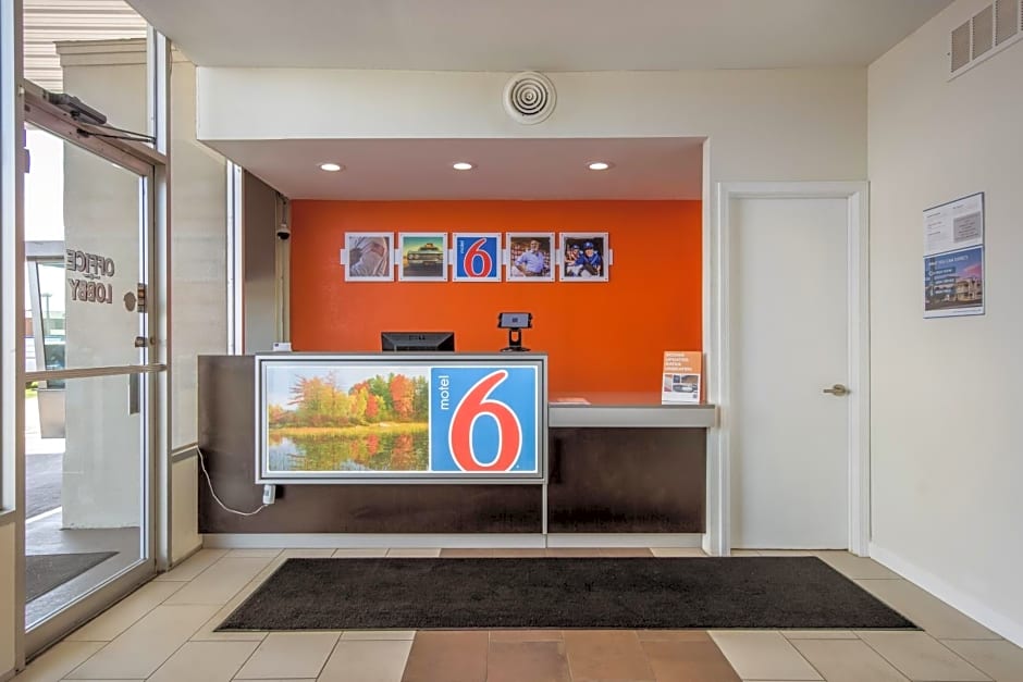 Motel 6-Van Buren, AR I- 40