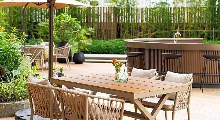 Yuexiu Hotel Guangzhou, Curio Collection by Hilton