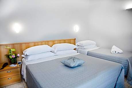 Comfort Triple Room
