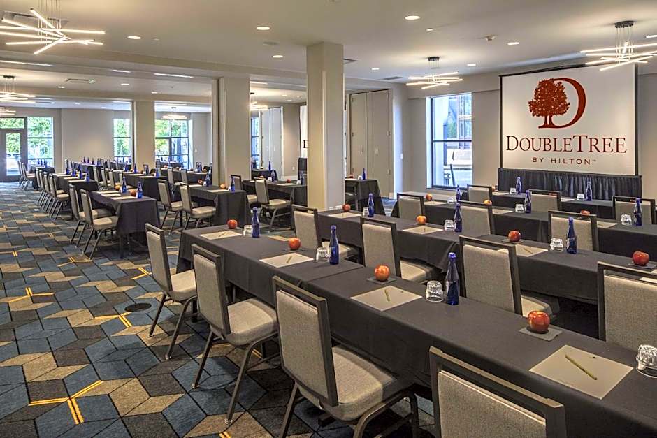 DoubleTree by Hilton Hotel & Suites Pittsburgh Downtown